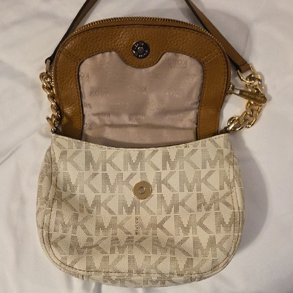 Michael Kors Tan and Cream Crossbody Bag - Picture 4 of 7